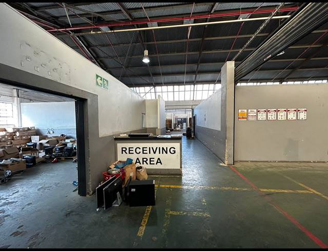 1,985M² WAREHOUSE TO LET IN KEW